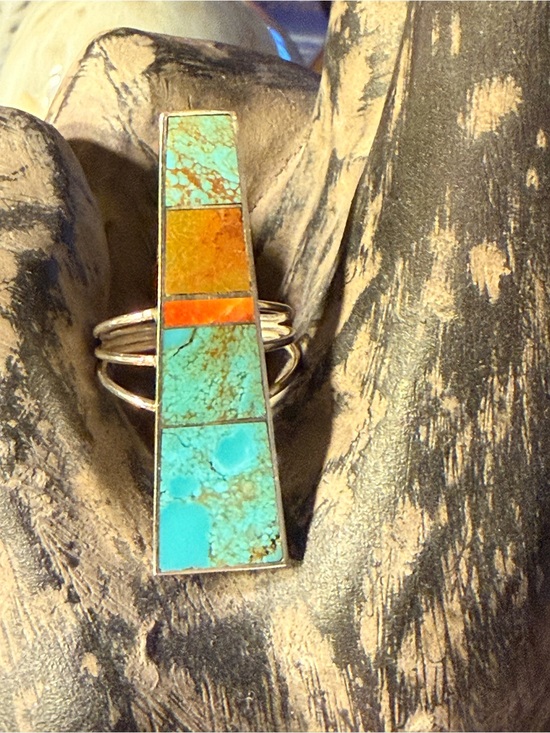 Native American Jewelry - Harold Smith Native American Inlay Ring
Signed by the artist
Size 8 1/4
